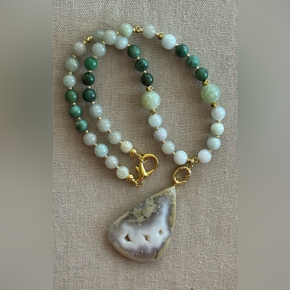 22 inch Mixed Jade beads Patina made Necklace NWOT - Picture 3 of 16